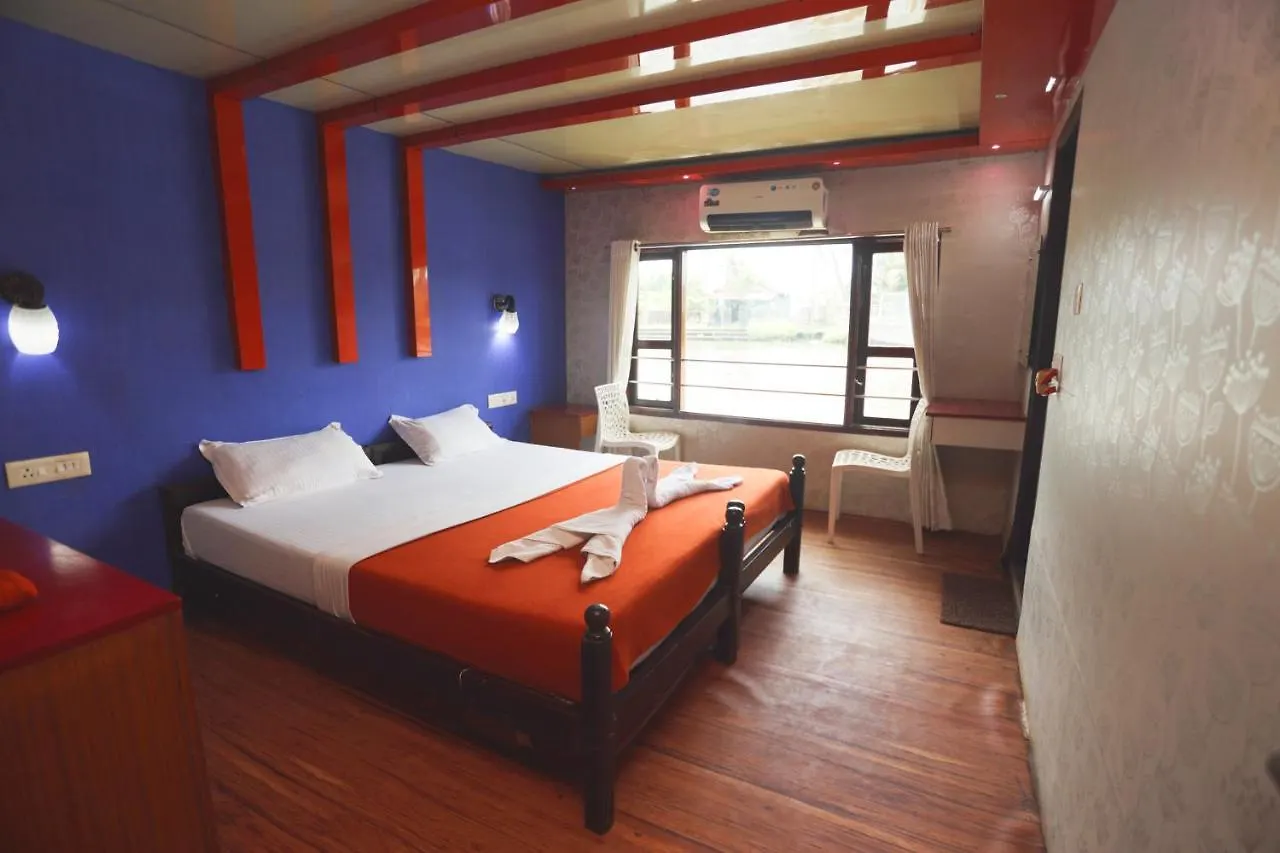 Harmony Houseboats Hotel Alappuzha 4*,